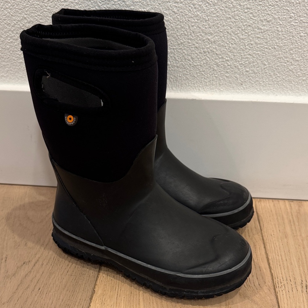 Bogs Black Kids Boots size 2